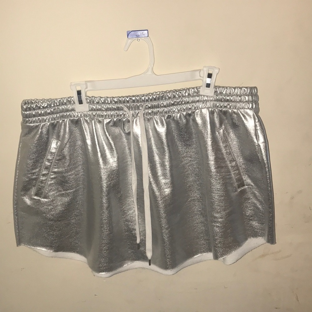 Holographic mini skirt!